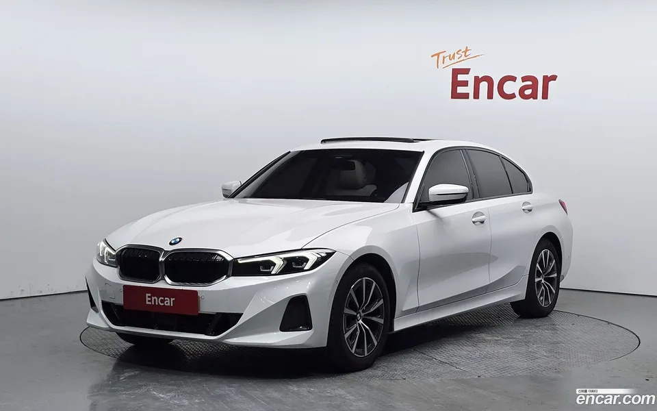 BMW 3 Series 320i 2023 — фото 1, купить с доставкой в Москву