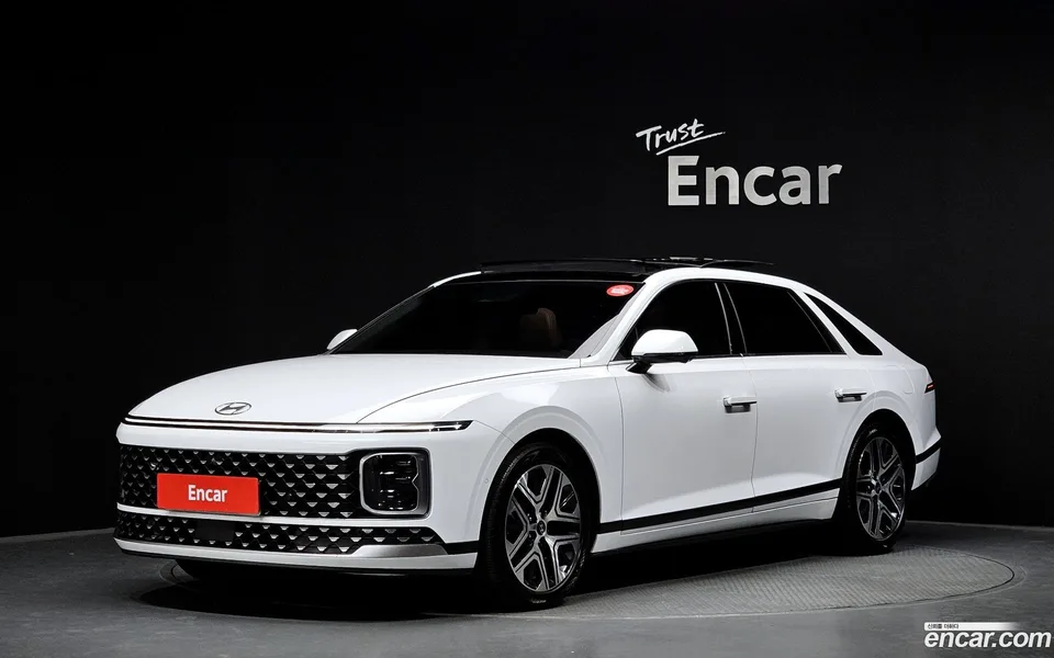 Hyundai Grandeur Hybrid 2023 — photo 1, buy with delivery to Moscow