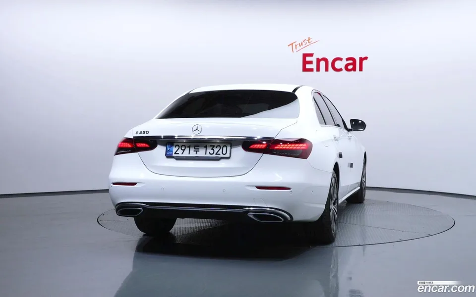 Mercedes-Benz E-Class E250 2022 — миниатюра 4