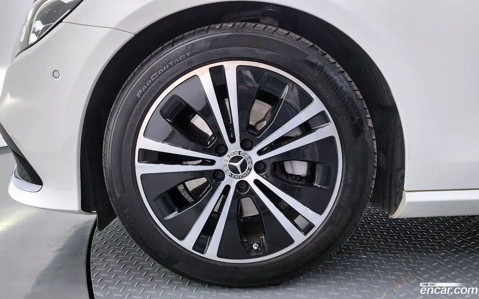 Mercedes-Benz E-Class E250 2022 — миниатюра 5