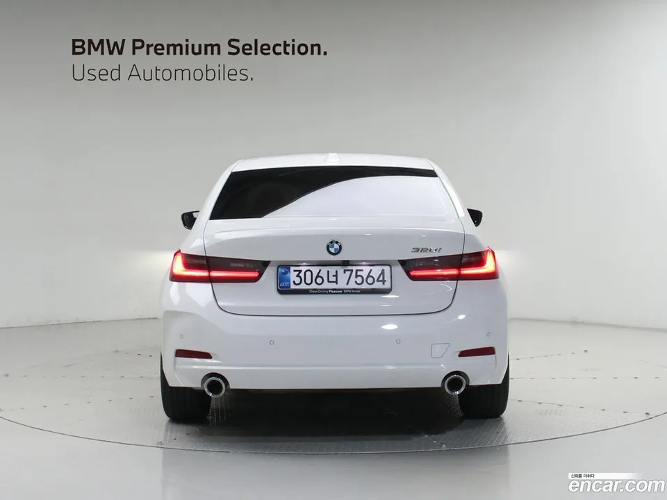 BMW 3 Series 320i 2025 — thumbnail 3