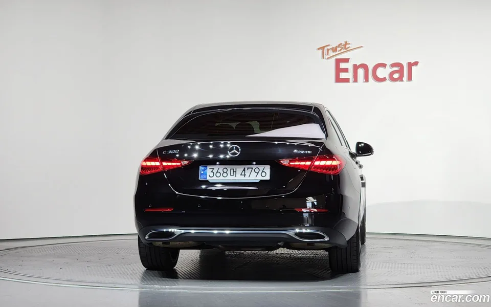 Mercedes-Benz C-Class C300 4MATIC 2023 — thumbnail 4