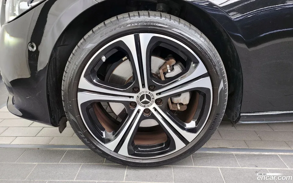 Mercedes-Benz C-Class C300 4MATIC 2023 — thumbnail 5