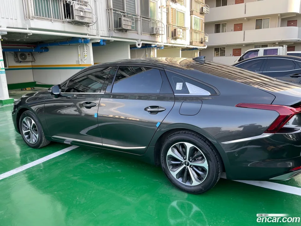 Kia K8 Hybrid 2022 — photo 1, buy with delivery to Moscow