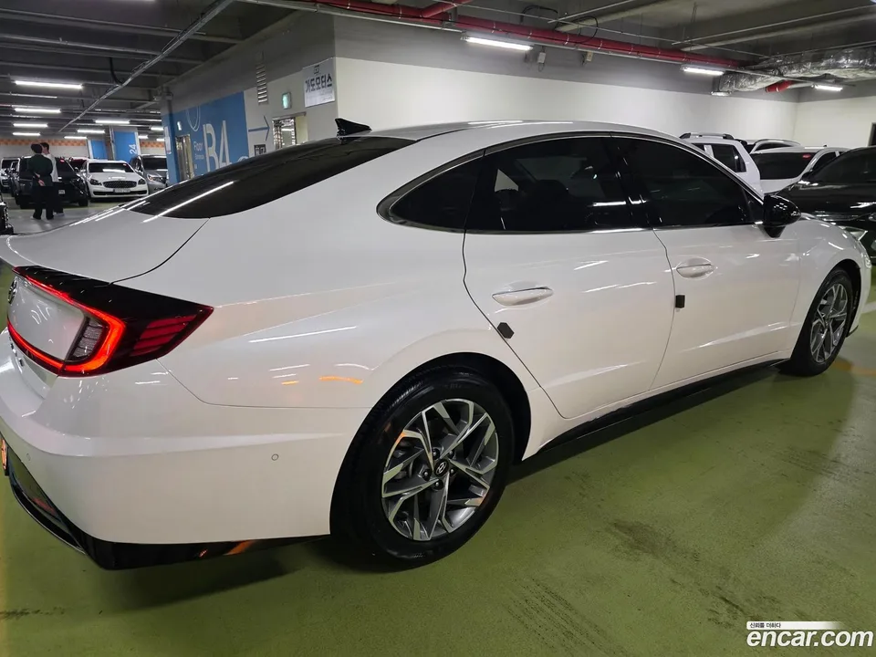 Hyundai Sonata 2.0 2022 — thumbnail 4