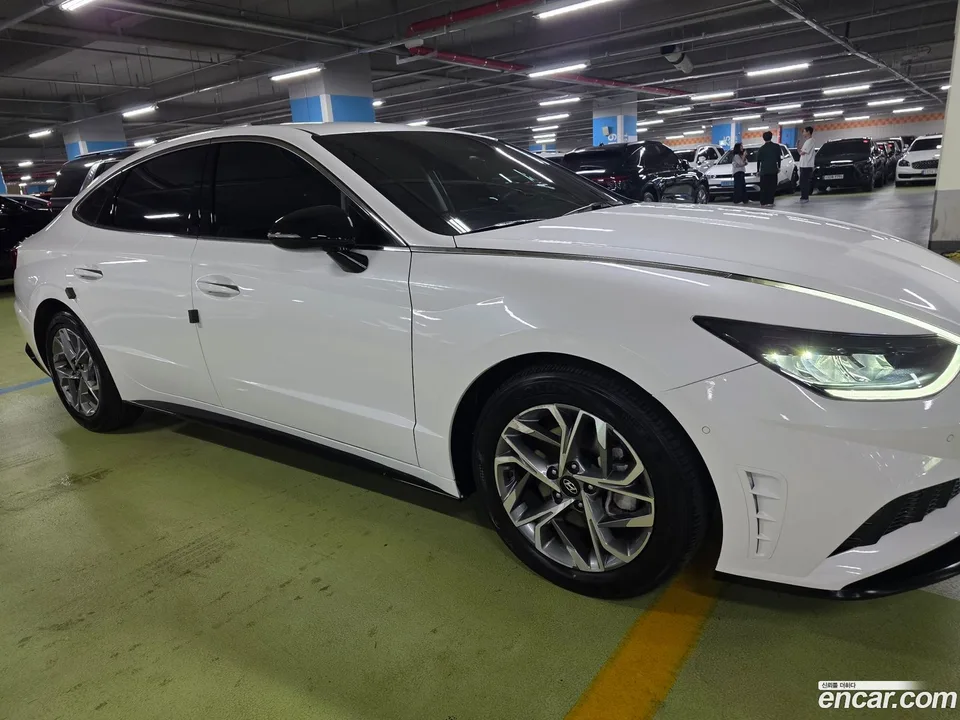 Hyundai Sonata 2.0 2022 — photo 1, buy with delivery to Moscow