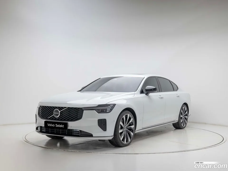 Volvo S90 B5 2026 — photo 1, buy with delivery to Moscow