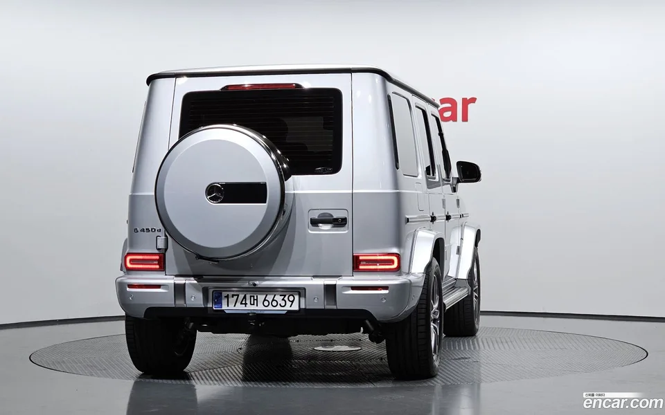 Mercedes-Benz G-Class G450d 2024 — thumbnail 4