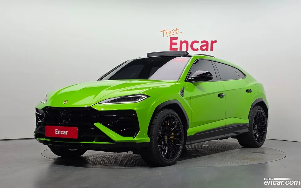 Lamborghini Urus 4.0 V8 SE 2025 — photo 1, buy with delivery to Moscow