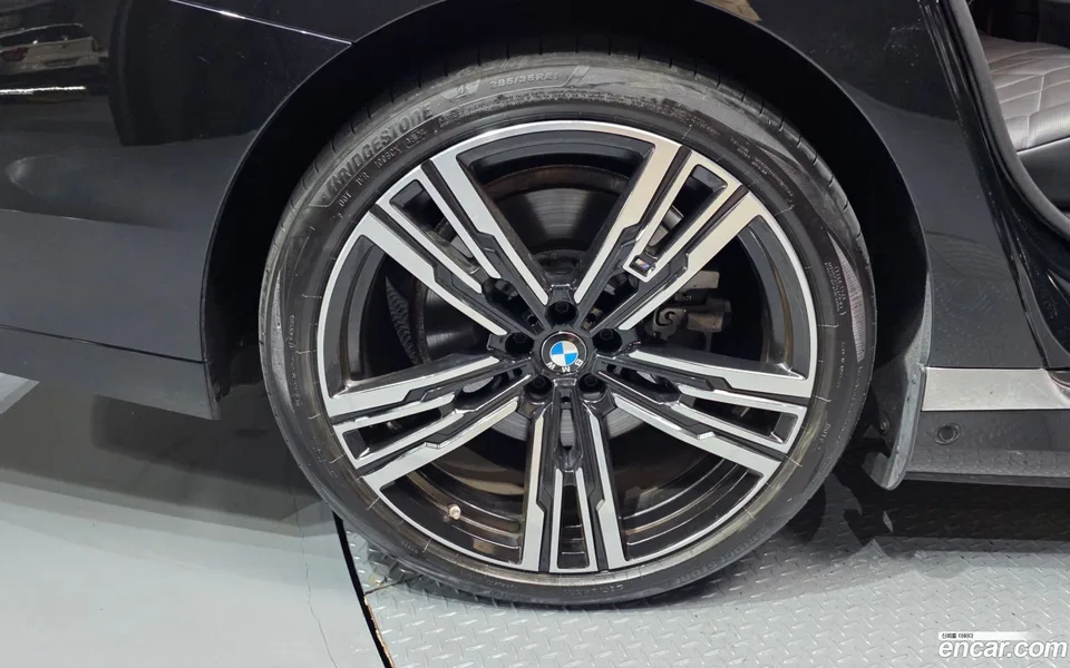 BMW i7 xDrive 60 M 2024 — thumbnail 2