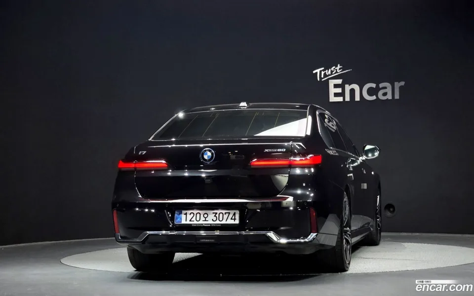 BMW i7 xDrive 60 M 2024 — thumbnail 4