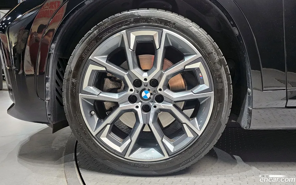 BMW X1 xDrive 20i M 2022 — миниатюра 2