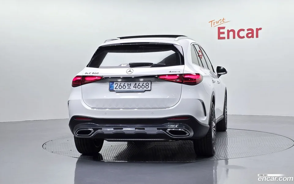 Mercedes-Benz GLC-Class GLC300 4MATIC AMG Line 2025 — thumbnail 4