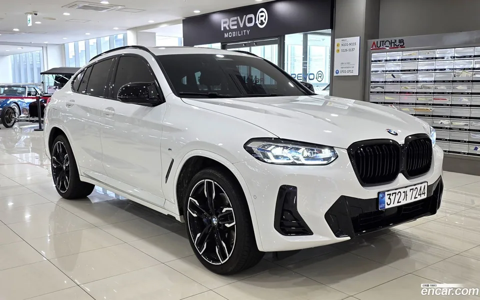 BMW X4 xDrive M40i 2025 — photo 1, buy with delivery to Moscow