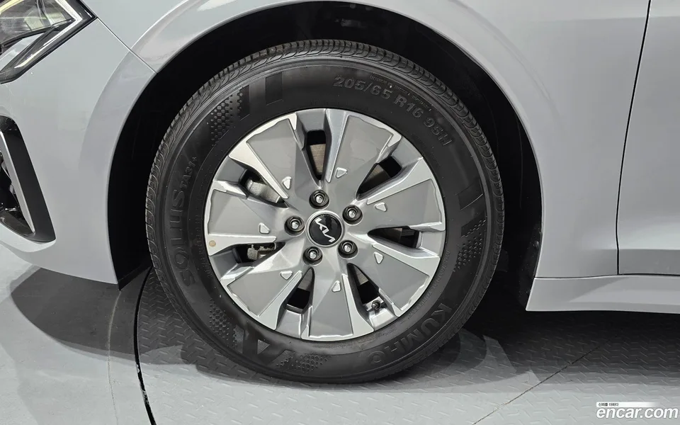Kia K5 Hybrid 2024 — thumbnail 5