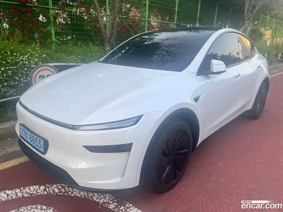 Tesla Model Y RWD 2026 — photo 1, buy with delivery to Moscow