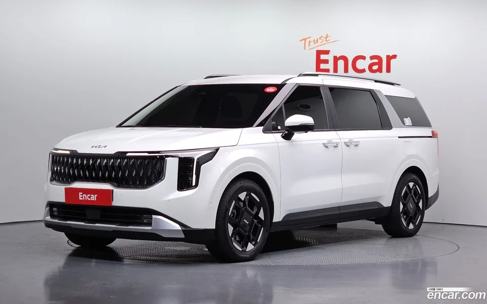 Kia Carnival 9 2024 — photo 1, buy with delivery to Moscow