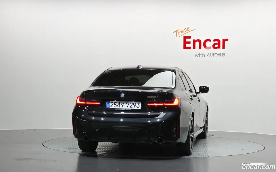 BMW 3 Series 320i M 2025 — thumbnail 4