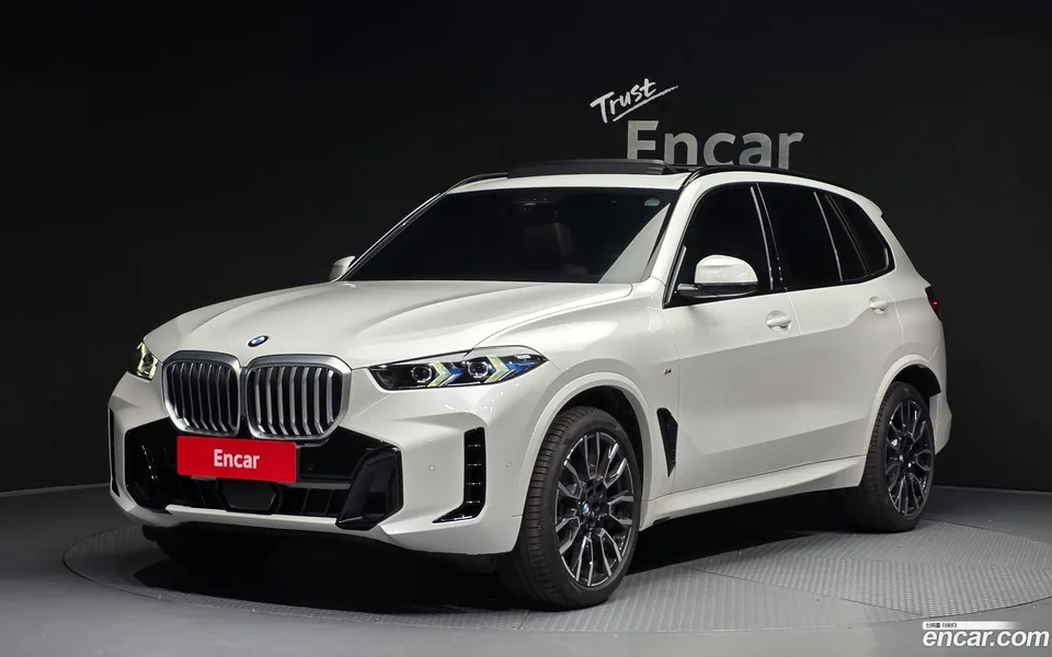 BMW X5 xDrive 40i M 2026 — photo 1, buy with delivery to Moscow