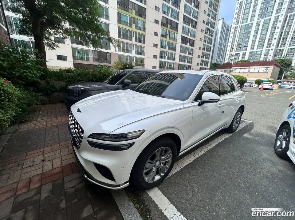Genesis GV70 2.5T 2WD 2026 — photo 1, buy with delivery to Moscow