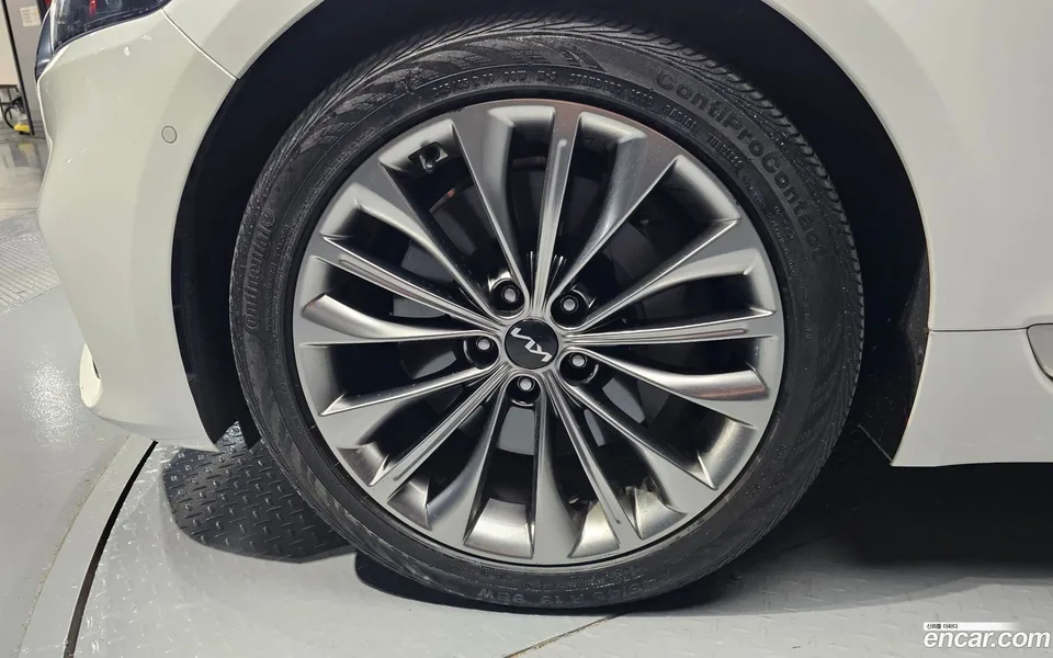 Kia K9 3.8 GDI AWD 2022 — thumbnail 2