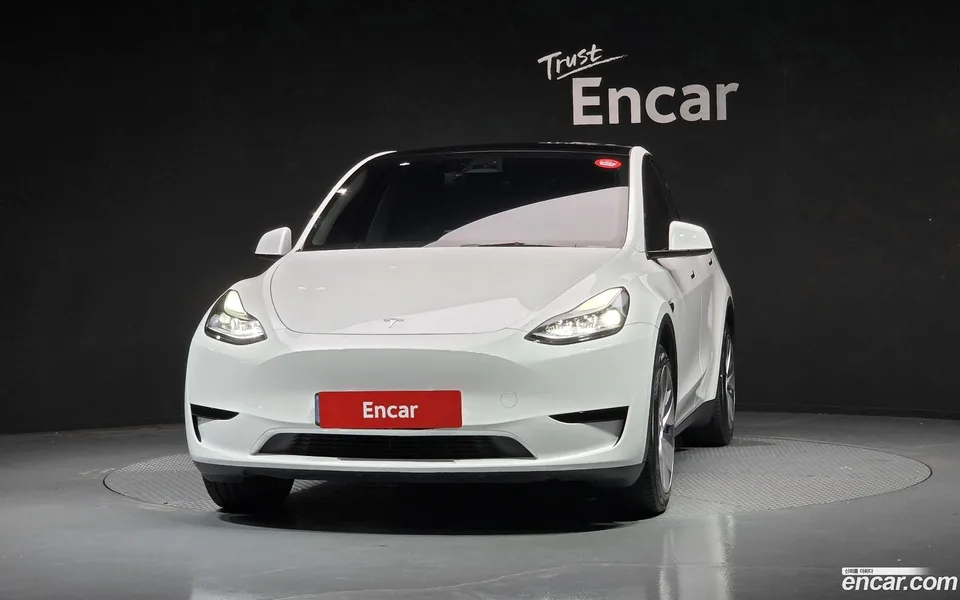 Tesla Model Y RWD 2023 — thumbnail 3