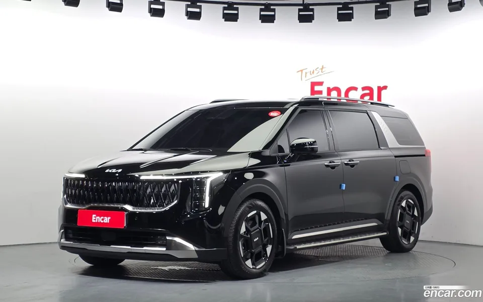Kia Carnival 7 2025 — photo 1, buy with delivery to Moscow