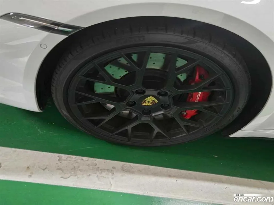 Porsche 911 (992) 4 GTS 2022 — миниатюра 4