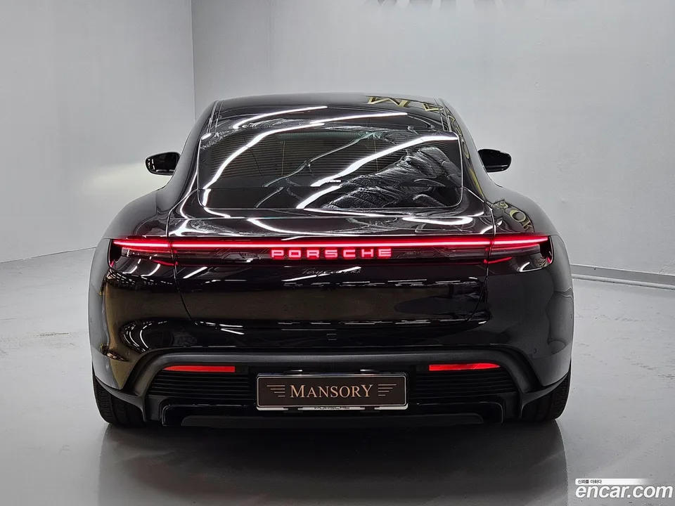 Porsche Taycan 4 2026 — миниатюра 4