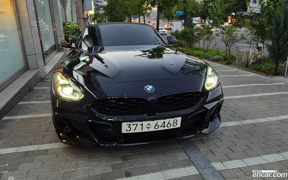 BMW Z4 M40i 2023 — thumbnail 3