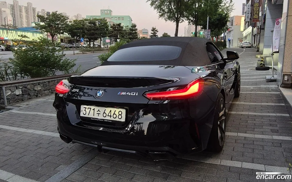 BMW Z4 M40i 2023 — thumbnail 4