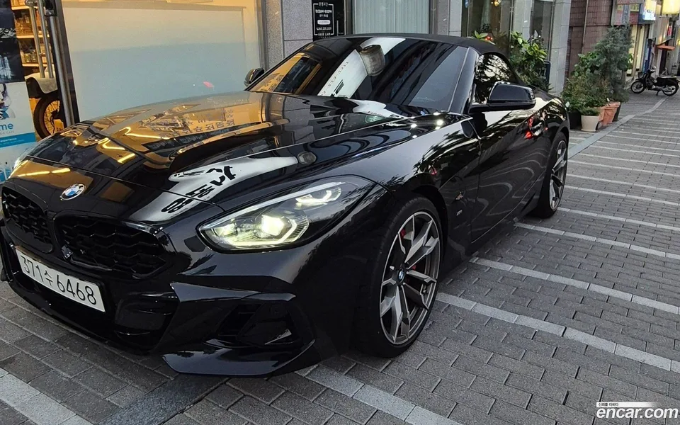 BMW Z4 M40i 2023 — photo 1, buy with delivery to Moscow