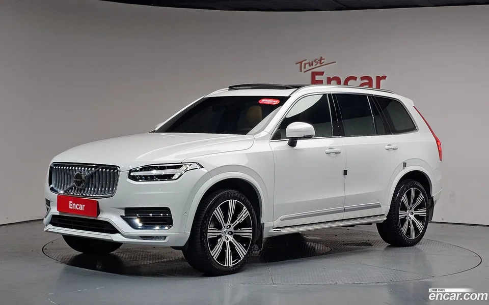 Volvo XC90 B6 2025 — фото 1, купить с доставкой в Москву