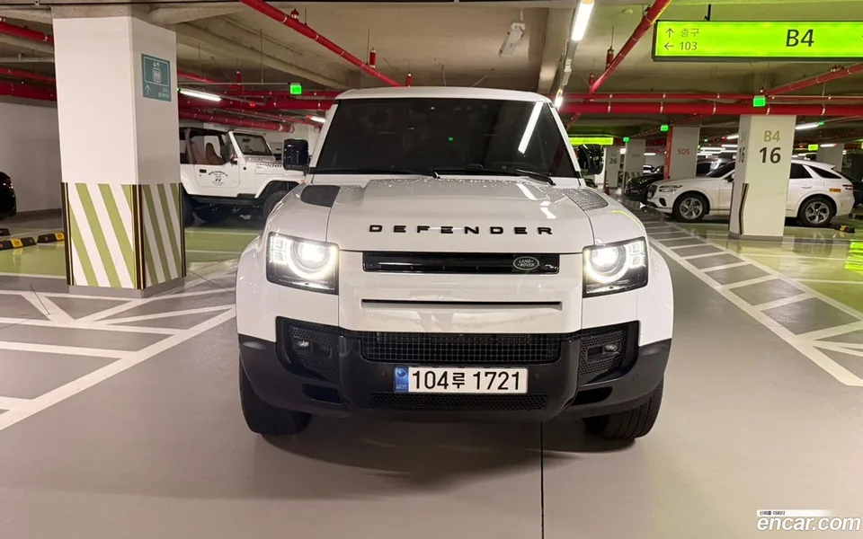 Land Rover Defender 110 D300 HSE 2023 — thumbnail 5