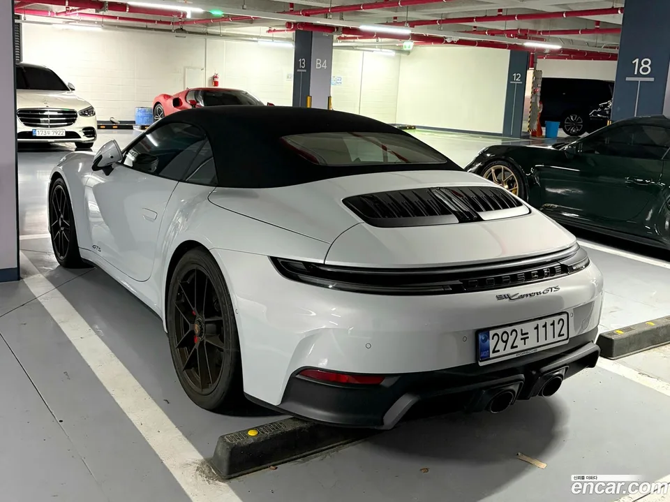 Porsche 911 (992) GTS 2025 — миниатюра 4