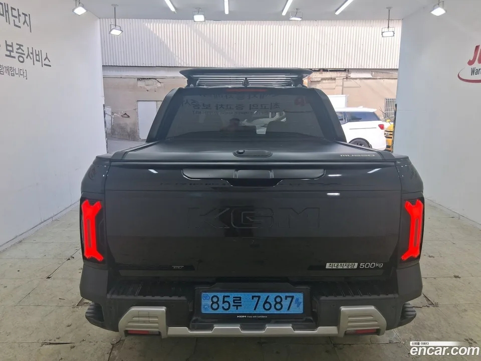KG Mobility Musso EV 2025 — thumbnail 4