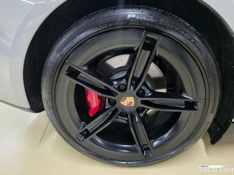 Porsche Taycan 2024 — миниатюра 5