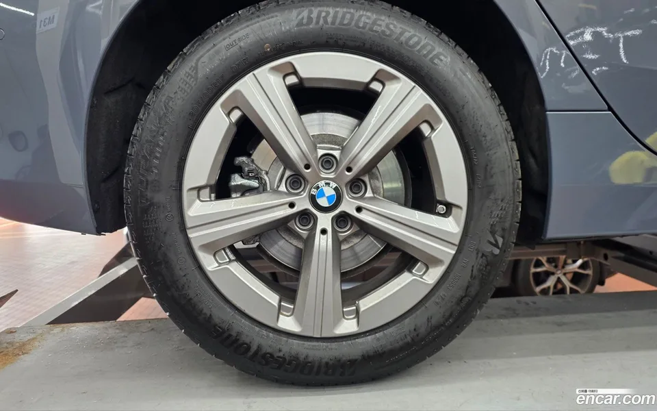 BMW 2 Series Active Tourer 218d 2025 — миниатюра 2