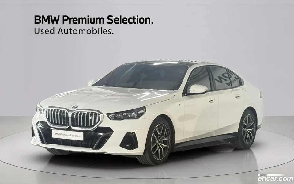 BMW i5 eDrive 40 M 2025 — фото 1, купить с доставкой в Москву