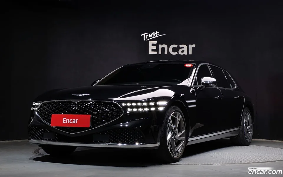 Genesis G90 3.5 AWD 2022 — photo 1, buy with delivery to Moscow