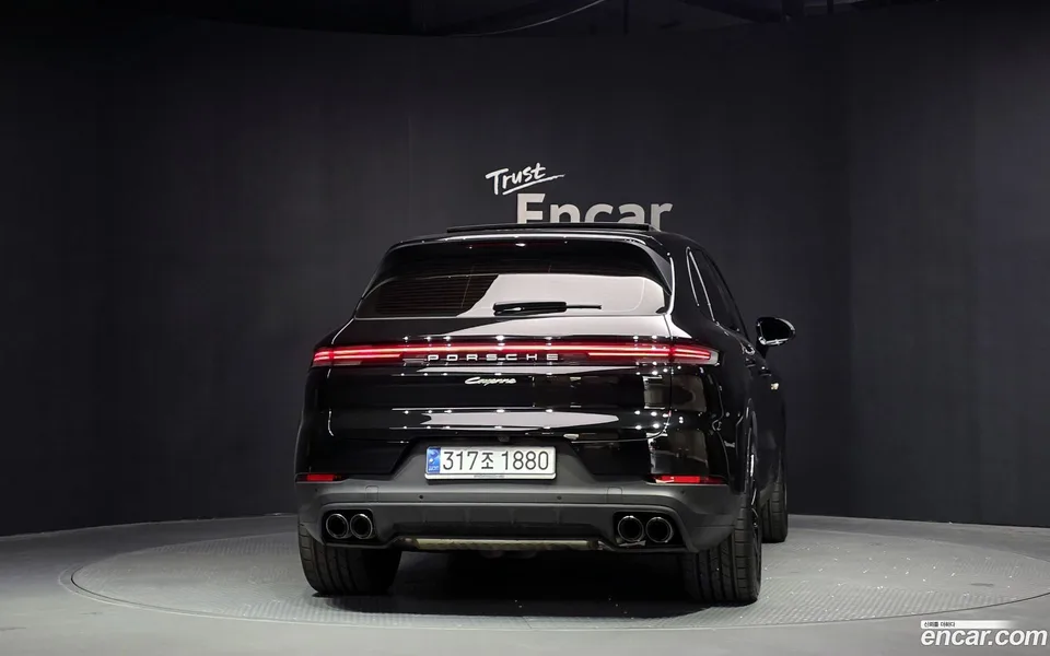 Porsche Cayenne 3.0 E- 2024 — миниатюра 4