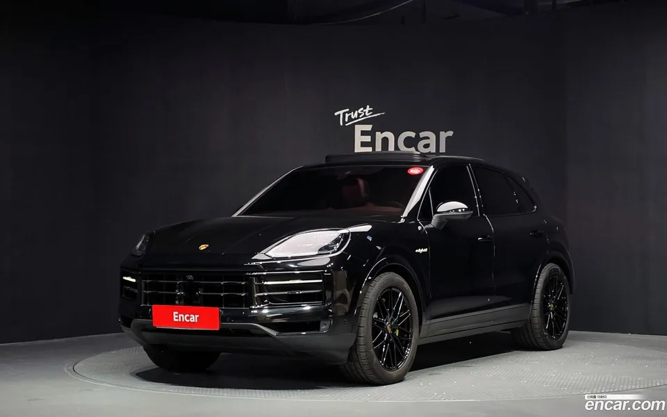 Porsche Cayenne 3.0 E- 2024 — фото 1, купить с доставкой в Москву