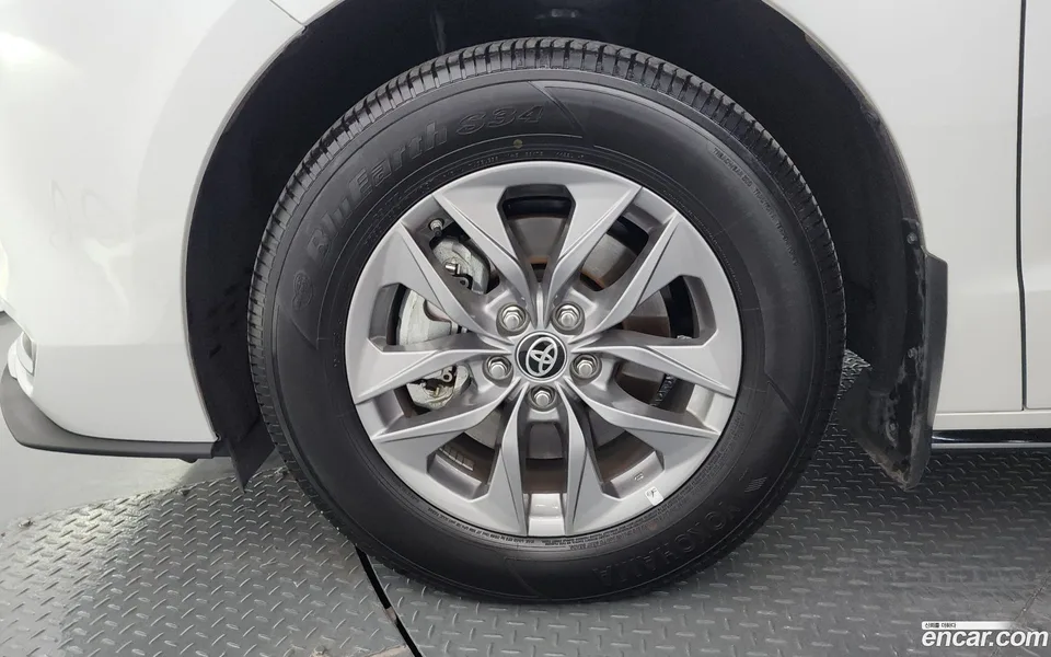 Toyota Sienna 2.5 AWD 2024 — thumbnail 2