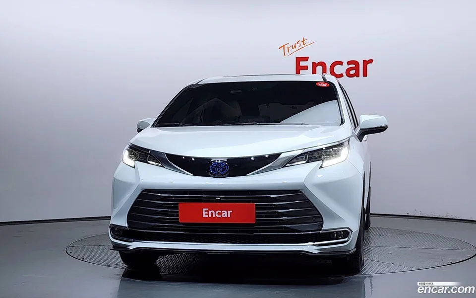 Toyota Sienna 2.5 AWD 2024 — thumbnail 3