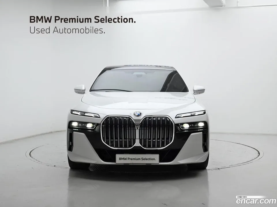 BMW 7 Series 740d xDrive M 2023 — thumbnail 3