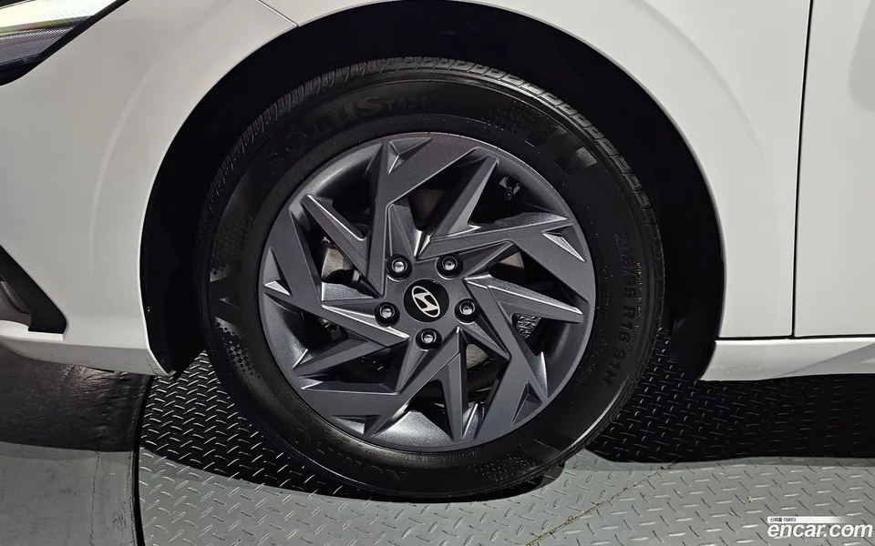 Hyundai Avante CN7 1.6 2024 — thumbnail 2