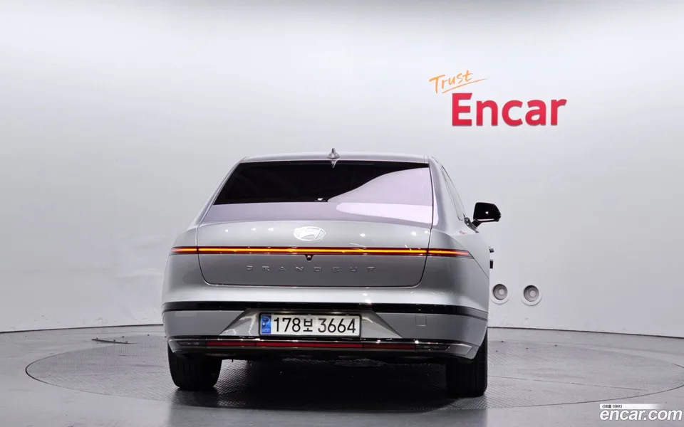 Hyundai Grandeur Hybrid 2023 — thumbnail 4