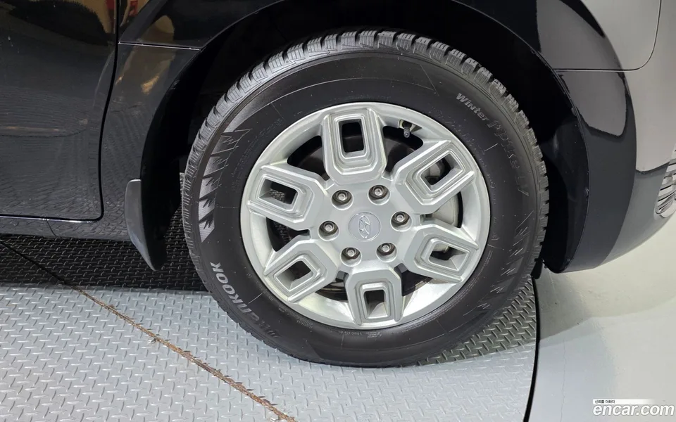Hyundai Staria L3.5 5 2023 — thumbnail 5