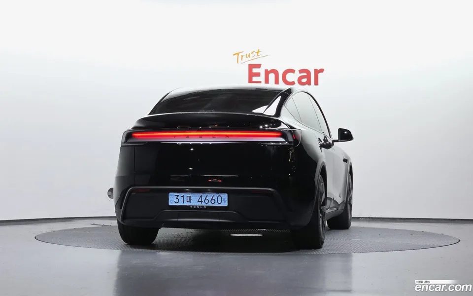 Tesla Model Y RWD 2025 — миниатюра 4