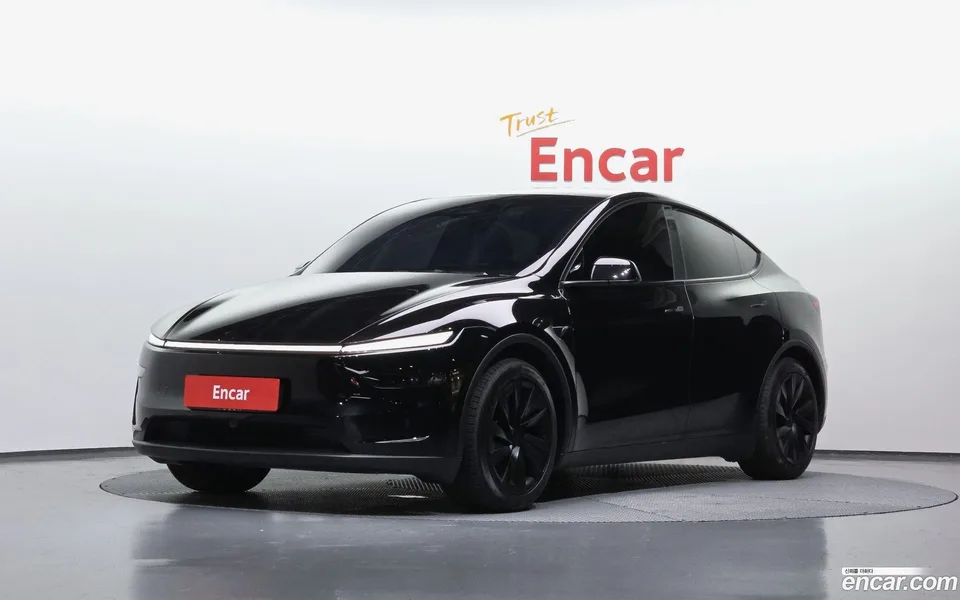 Tesla Model Y RWD 2025 — фото 1, купить с доставкой в Москву